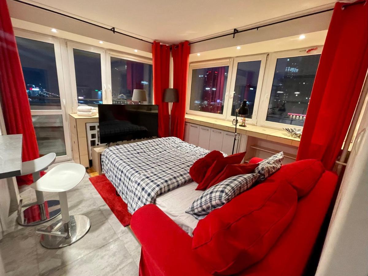 Love Metro Wifi 300Mbs 65'Tv Netflix Hbo Appletv+ Warszawa Exteriör bild